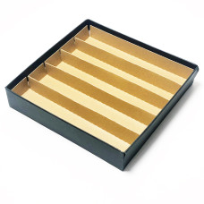 Praliini lisäosa lokeroilla 160x160x19 mm luonnonruskeaa pahvia (100 kpl)