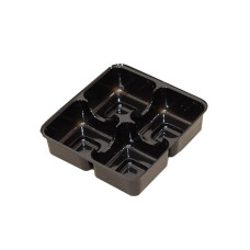 Praliinisisäke musta muovista  78x82x20 mm 4 pralinea 100 kpl.